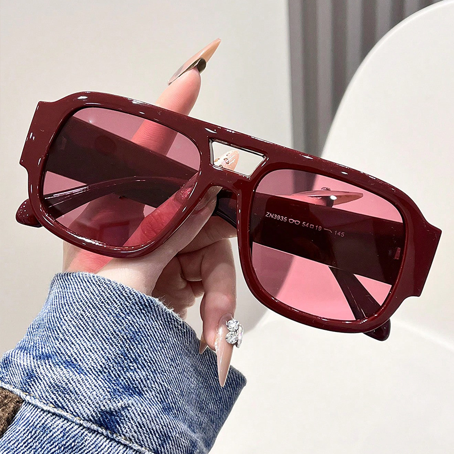 Wine Red Double Bridge Square  - Street Fashion Photoshoot ulasan dan harga